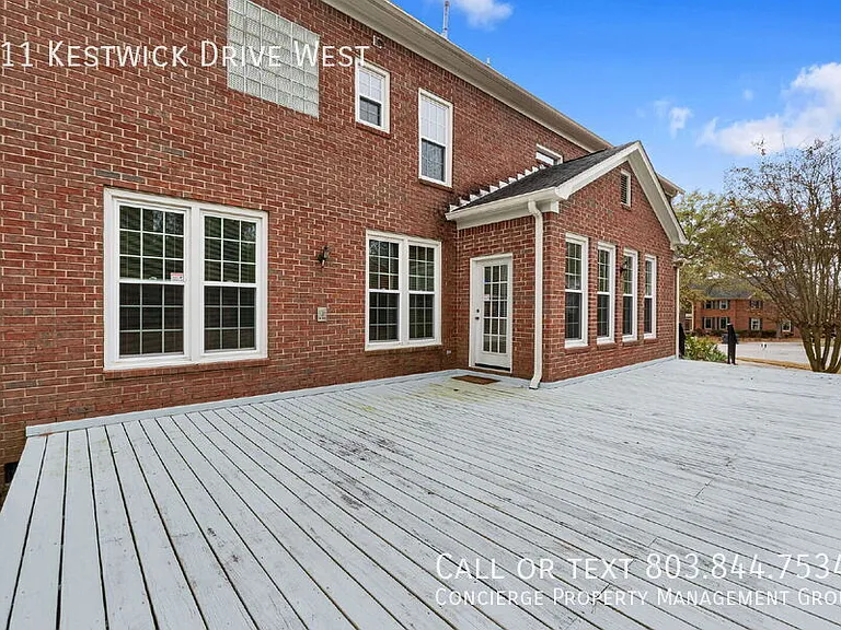 211 Kestwick Dr W — Photo 46