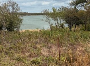 1021 Waters Edge Dr, Sanger, TX 76266