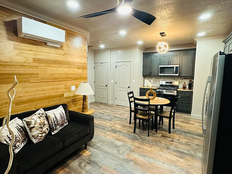 731 Kermit Ct — Photo 16