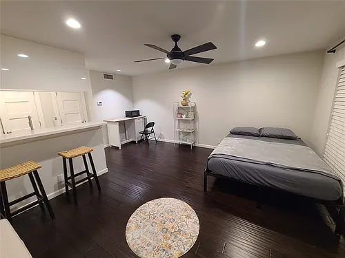 3110 Red River St #307 Photo 1
