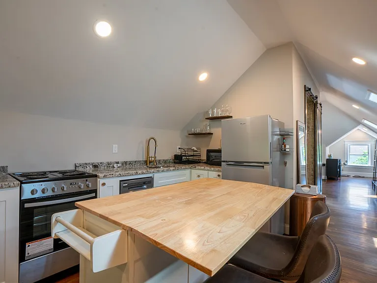 448 Pleasant Valley Pkwy #3 — Photo 14