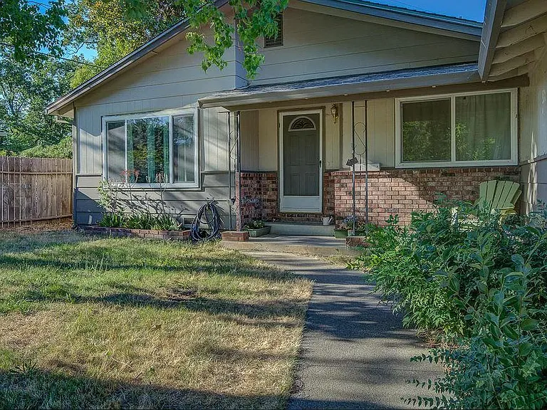 1988 Glenrose Dr — Photo 1