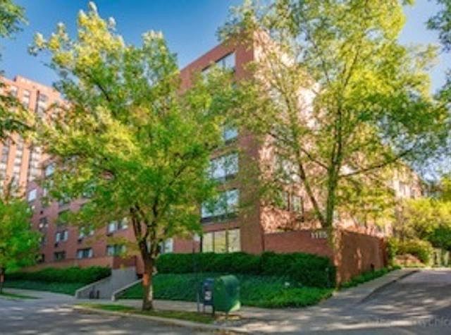 1st image of 1115 S Plymouth Ct APT 112