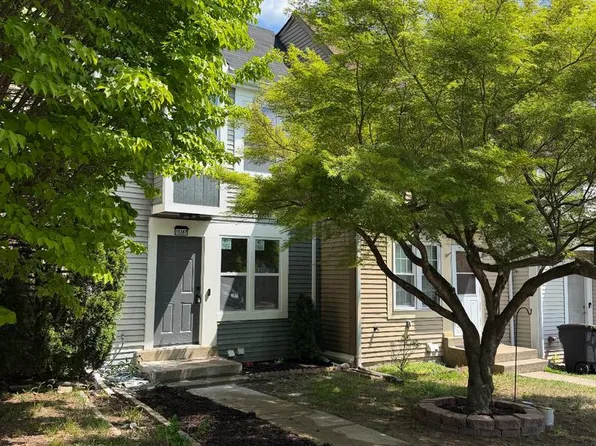 15387 Gatehouse Ter, Woodbridge, VA 22191