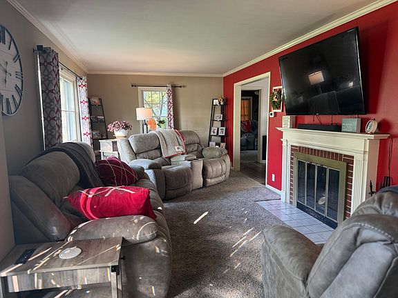 3rd image of 518 Willow St