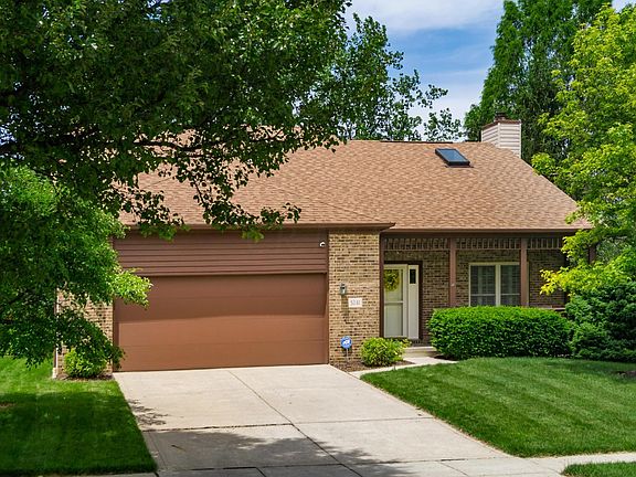 2nd image of 3241 Farmbrook Dr