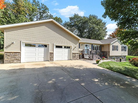 2nd image of 16188 Woodcrest Dr
