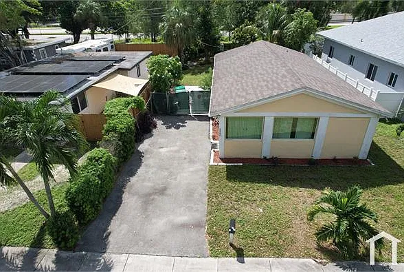 2898 NW 6th Ct