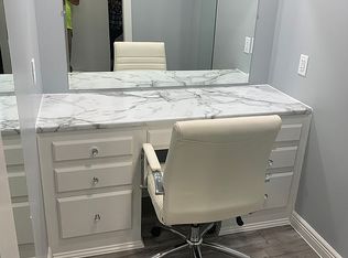 6109 S Shore Dr, Leo, IN 46765