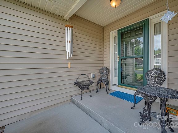 3rd image of 85 Clear Creekside Dr