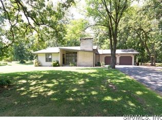 2335 Vinegar Hill Rd, New Athens, IL 62264