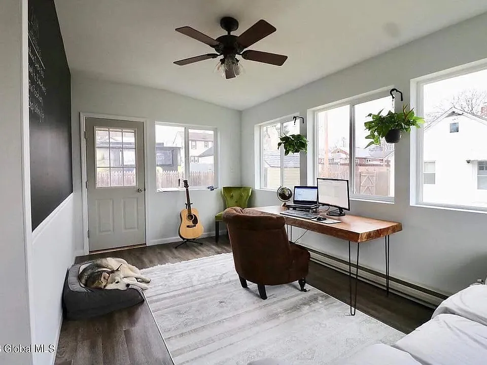 Sunroom (Back of the house)