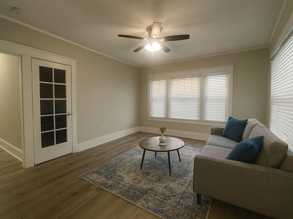 1st image of 300-309 N Broadway St #12