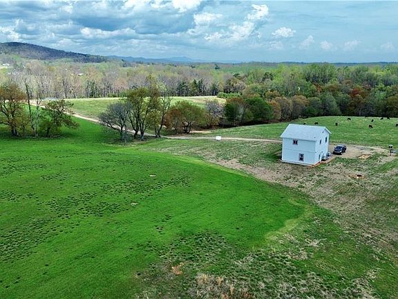 5th image of 322 Layell Rd