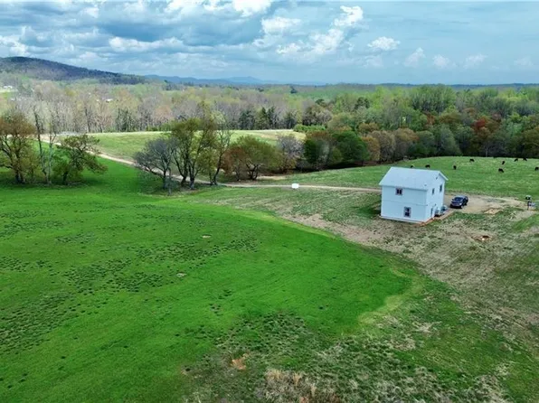 322 Layell Rd, Elkin, NC 28621