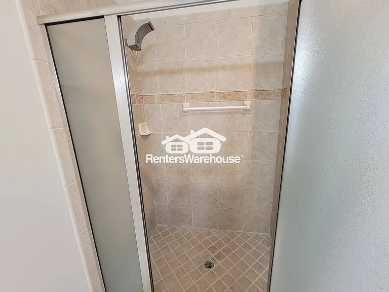 1025 Rowanshyre Cir — Photo 16