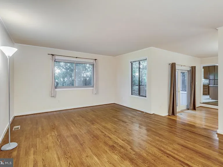 7220 Vistas Ln — Photo 13