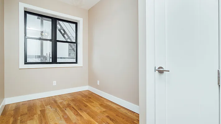Rented by Nooklyn NYC LLC | media 21