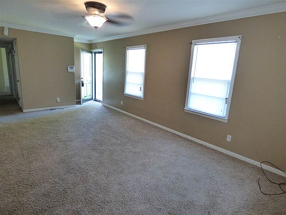 4th image of 113 Blueberry Ln
