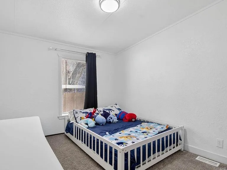 811 Plum Ave — Photo 5