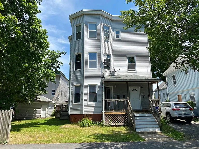 45 Oneida St #1 — Photo 21
