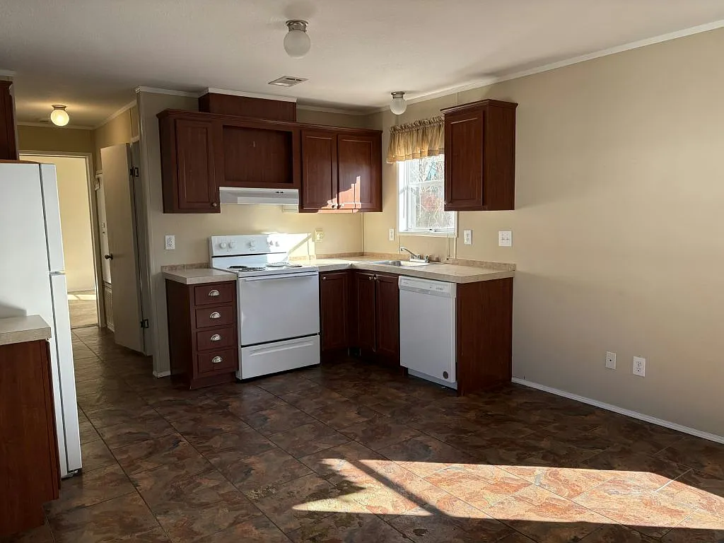 2 bed, 2.0 bath, 784 sqft, $1,395 — Photo 4