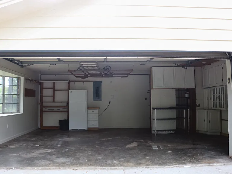 809 Windsor Rd — Photo 5