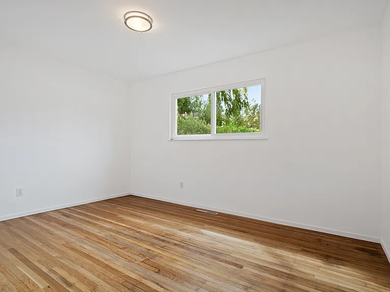 762 Garland Ave — Photo 12