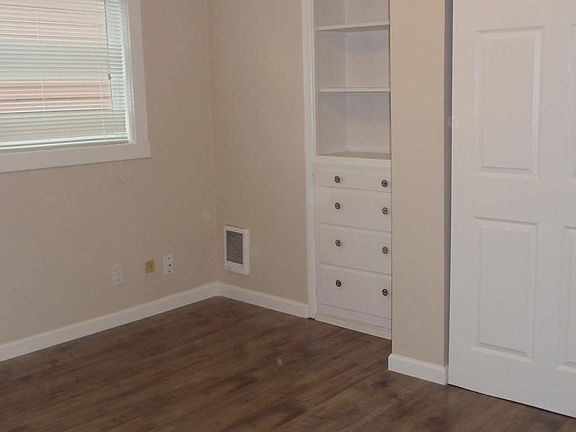 4th image of 4249 9th Ave NE APT 3