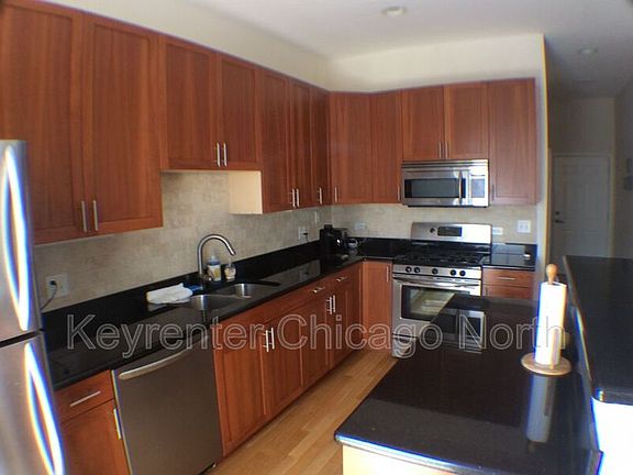 5th image of 6015 N Mozart St APT 307