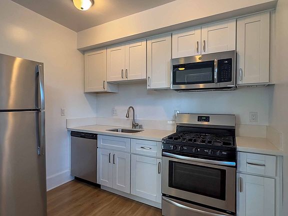 5th image of 2330 Union St APT 4