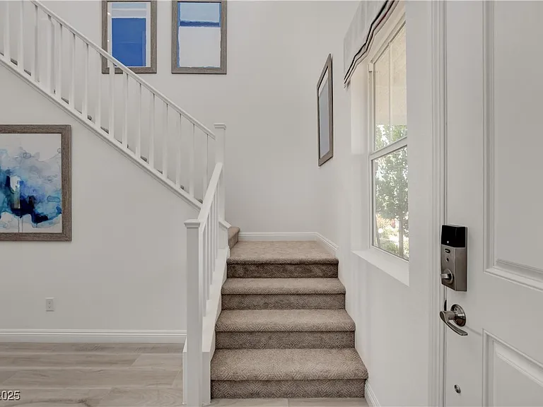1075 N Water St — Photo 36