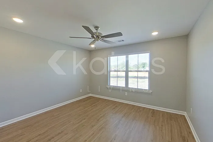 349 Angela St — Photo 13