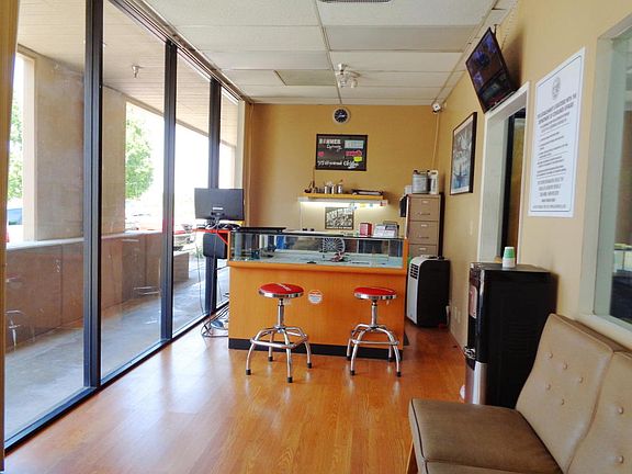 5th image of 1051 W Columbia Way Ste 201