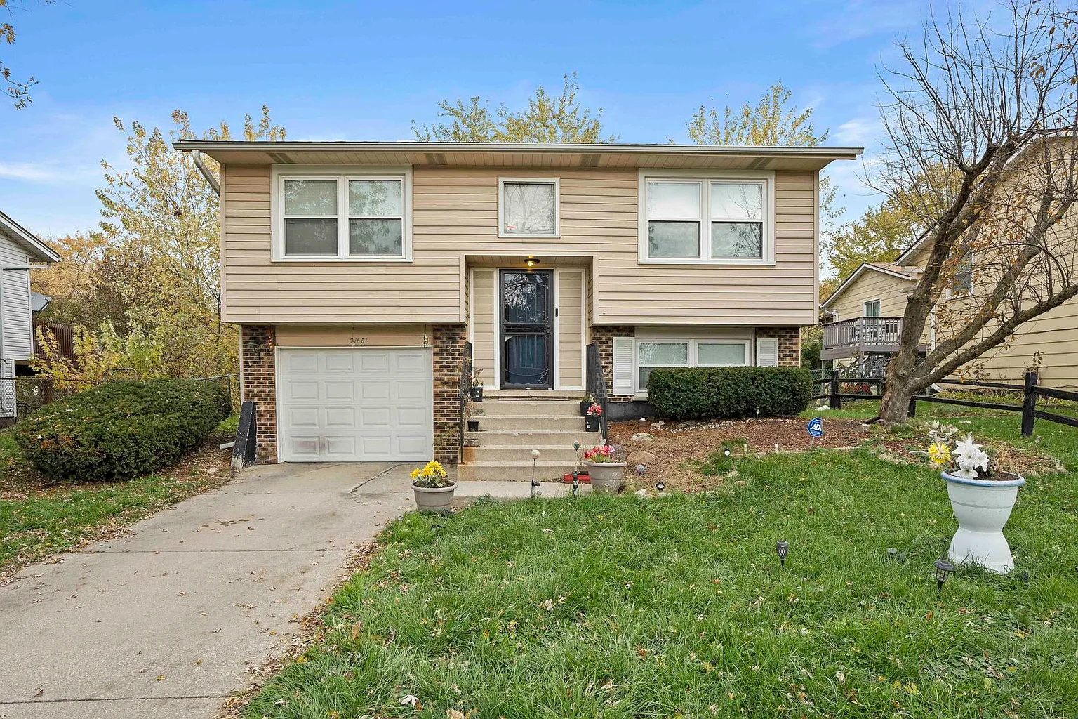 21661 Peterson Ave photo 1