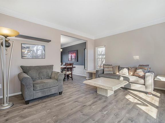 3rd image of 3876 Palisades Blvd