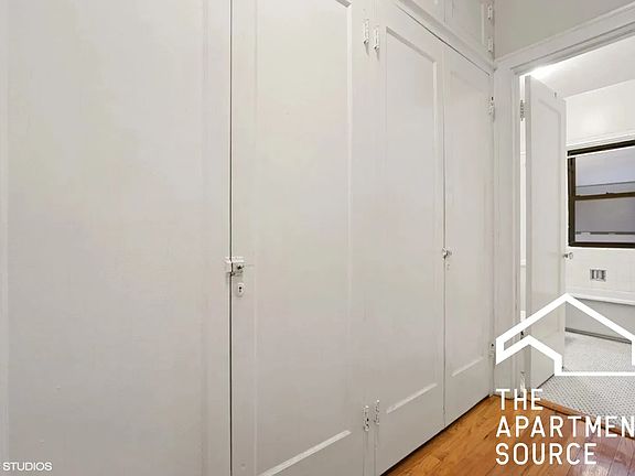 5th image of 1320 Oak Ave