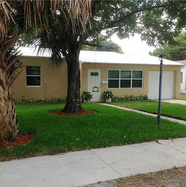 1st image of 700 SW 19th St