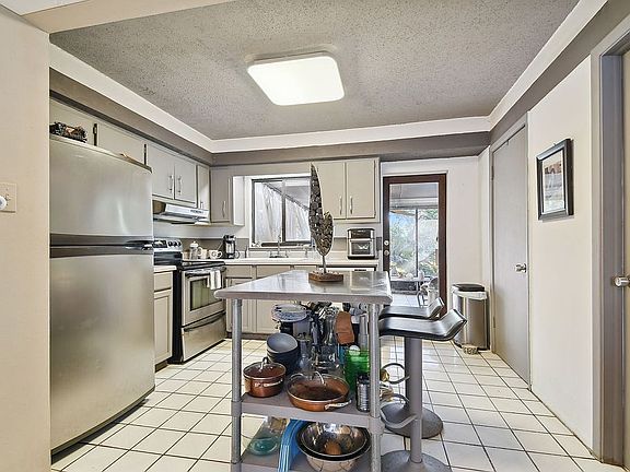 3rd image of 300 6th St N Unit S-2