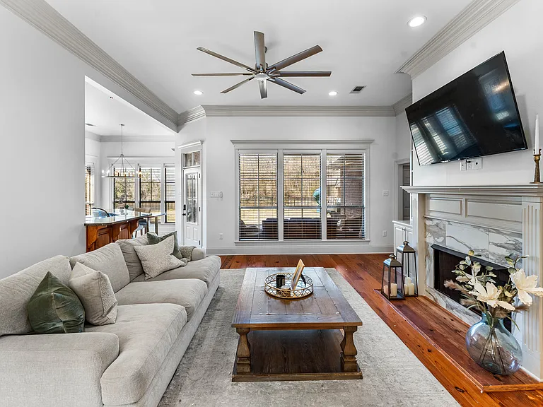 2099 Cypress Cove Ave — Photo 3