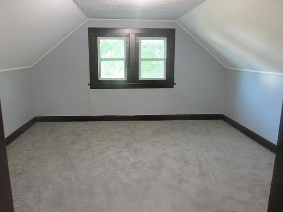 2nd image of 1836 De Armand Ave