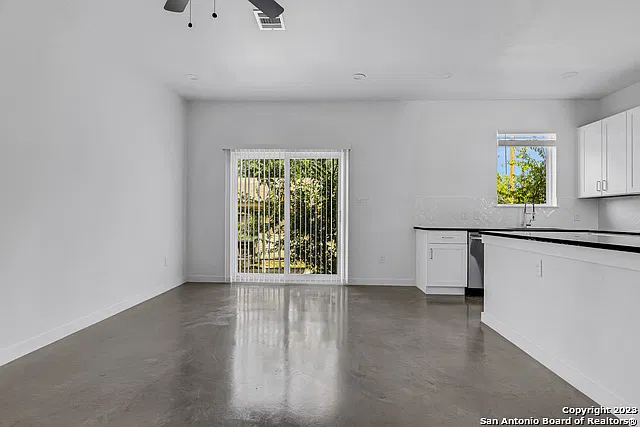 3 bed, 2.5 bath, 1375 sqft, $1,750 — Photo 4