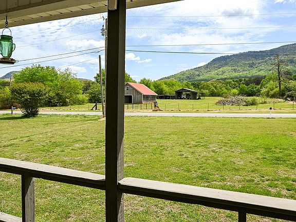 3rd image of 211 Boyd Rd