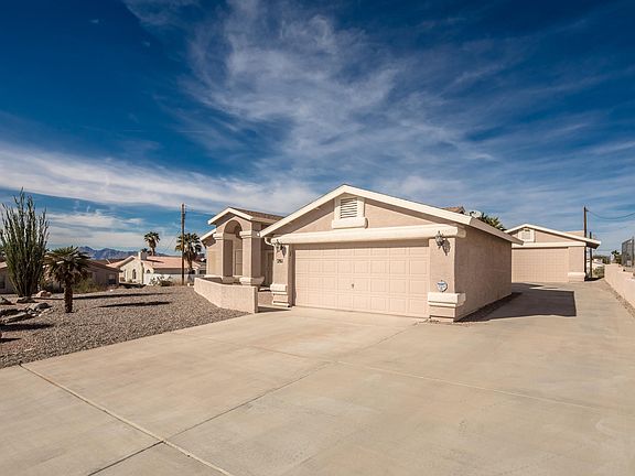 3rd image of 2811 Janet Dr