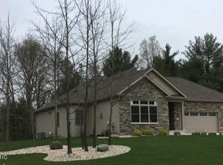 5444 Autumn Glen St, Kalamazoo, MI 49009