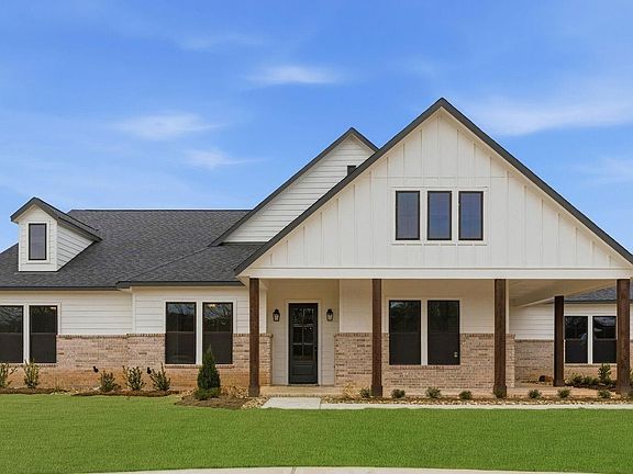 3rd image of 151 Seguin Dr