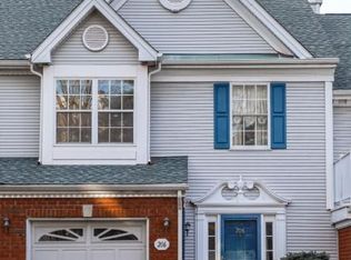 206 Amethyst Way #324, Franklin Park, NJ 08823