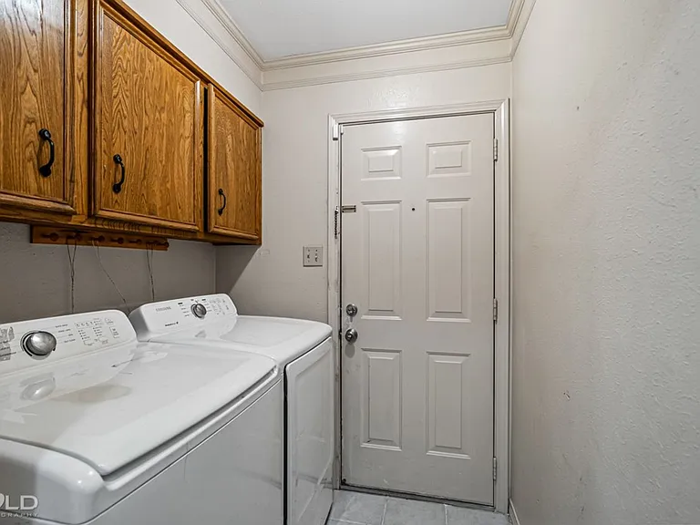 501 Southwood Dr — Photo 14