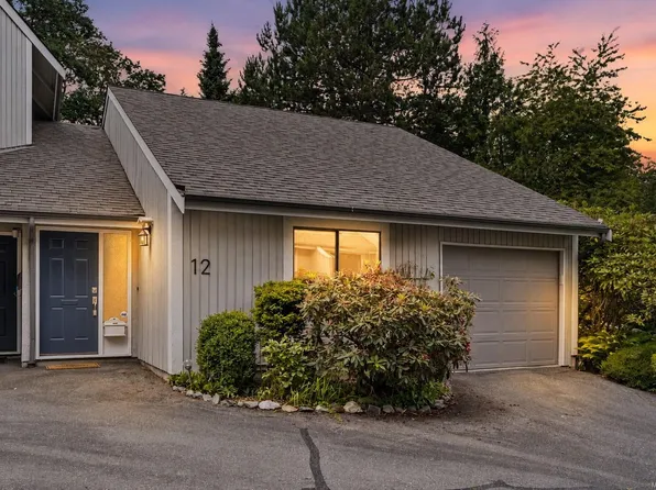 4041 Saanich Rd #12, Saanich, BC V8X 1Z2