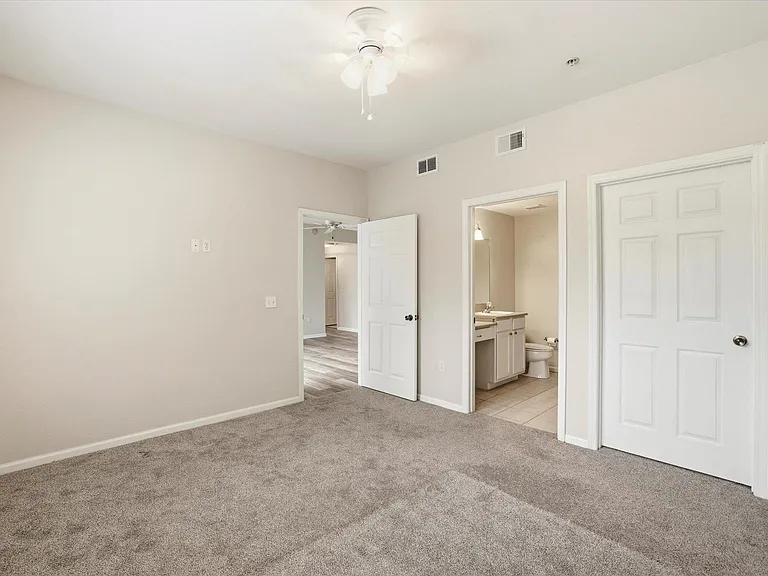 2801 Chancellorsville Dr #718 — Photo 25